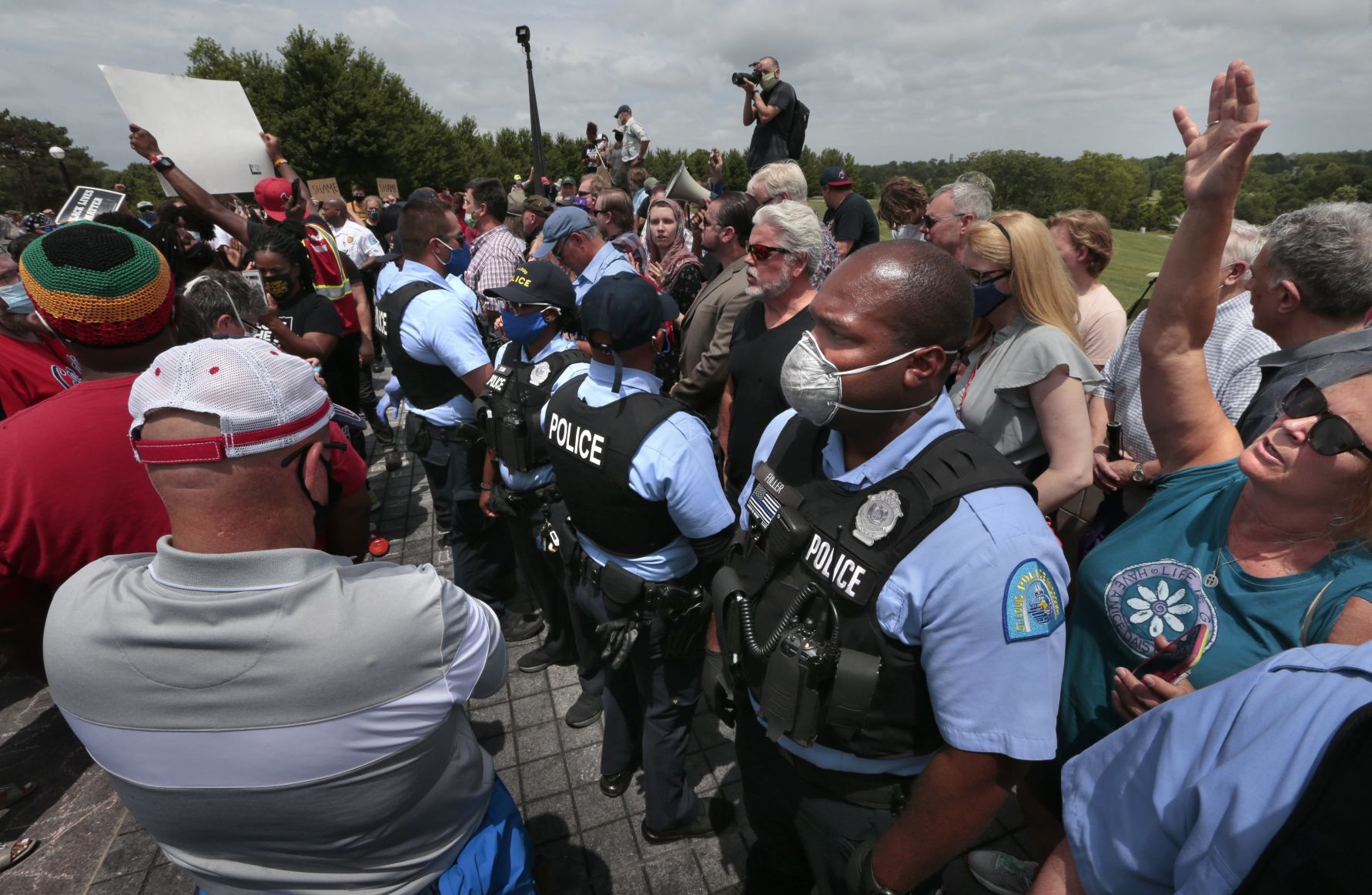 Protest over statue of St. Louis' namesake